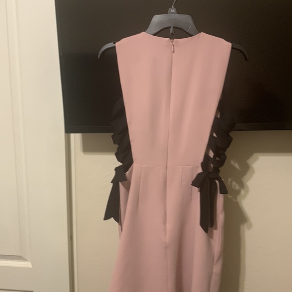Dress - Picture 4 of 4